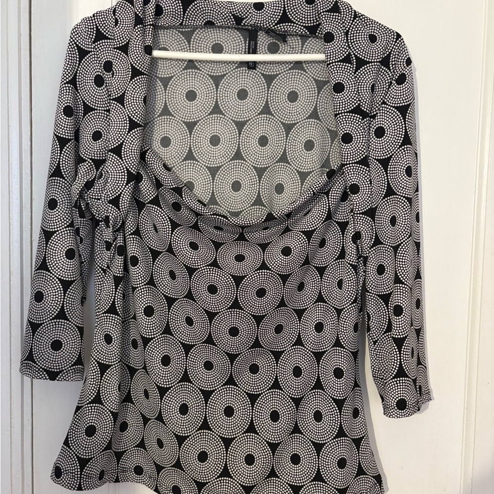 New Directions Black and White Geometric Blouse